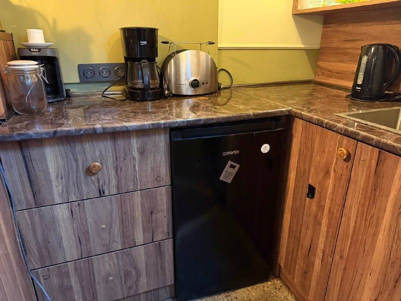 Барная стойка с шкафами, полками и раковиной 9