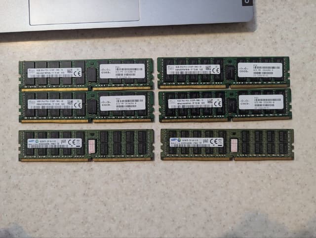 Оперативная память DDR4 ECC 16ГБ планки