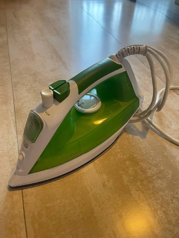 Два утюга Bosch, Kumtel