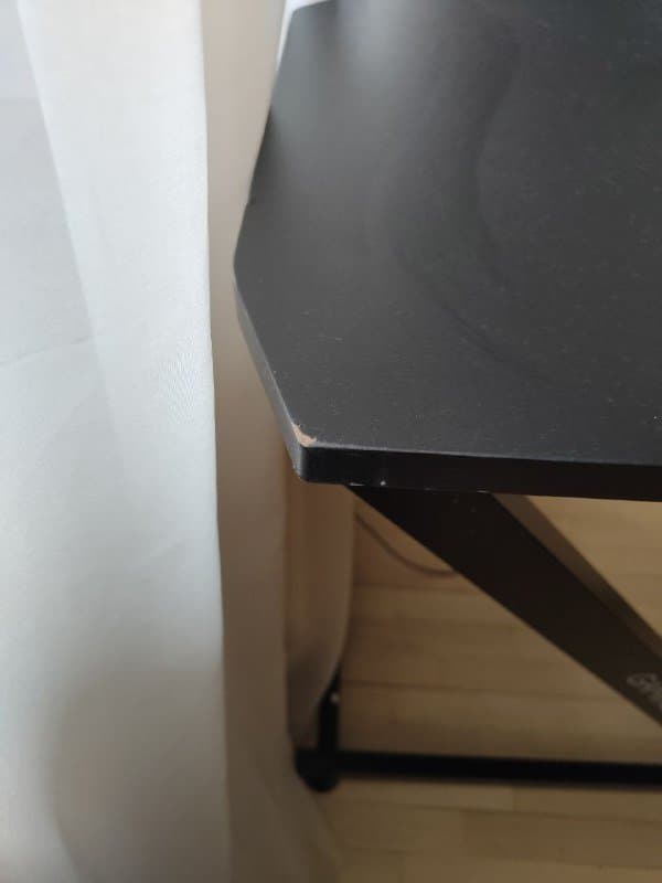 Компьютерный стол Trust Dominus 4