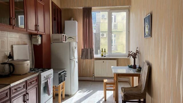 Квартира 70 квм, спальня, гостиная, кухня, 2 балкона, ванная