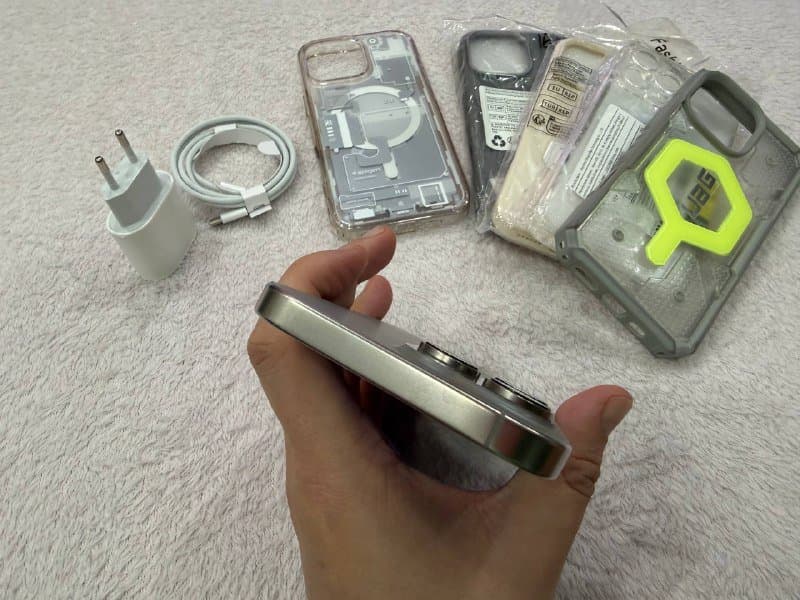 iPhone 16 Pro Max 256 ГБ натуральный титан 7