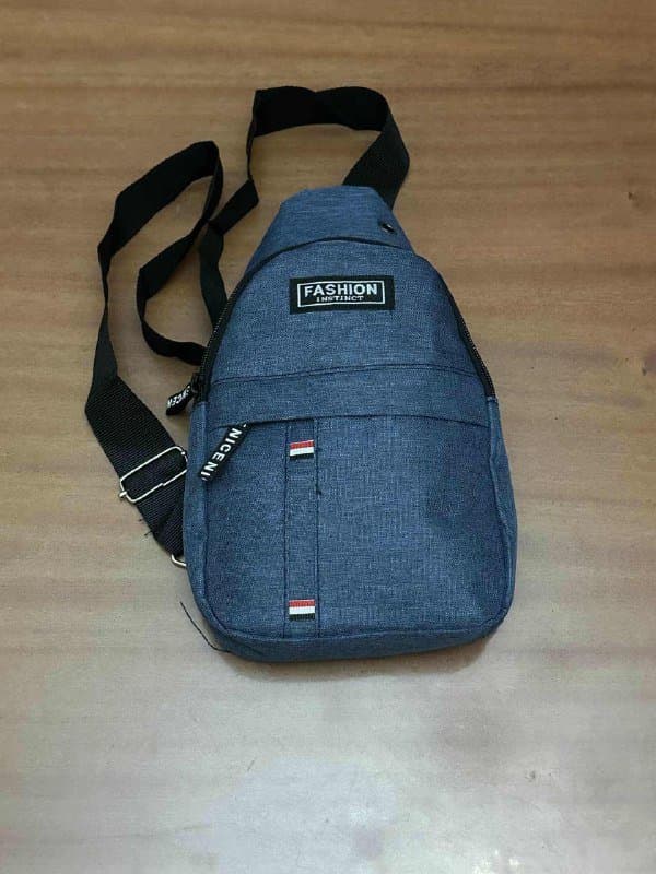 Чёрный рюкзак, синий и серый рюкзаки, спортивная сумка 9