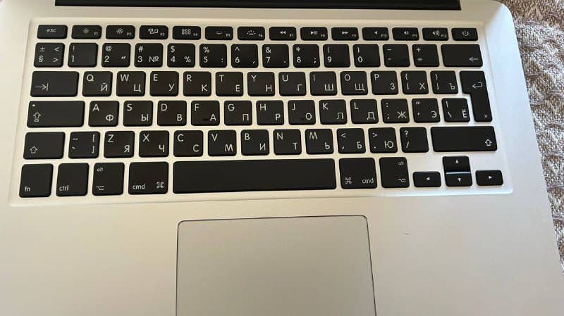 MacBook Air 13-inch 2017 с зарядным устройством 3