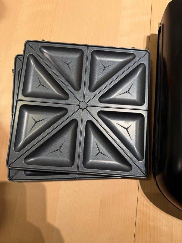 Вафельница с бутербродницей и грилем 2