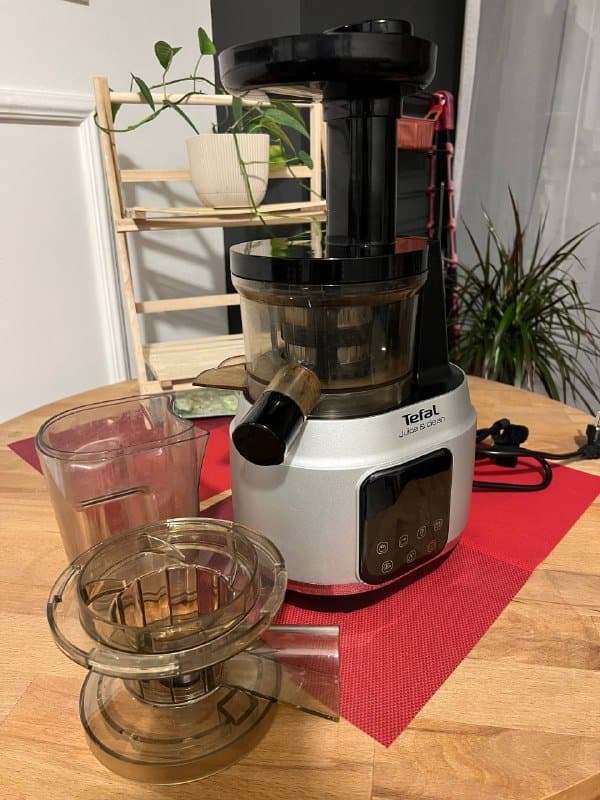 Шнековая соковыжималка Tefal Juice & Clean