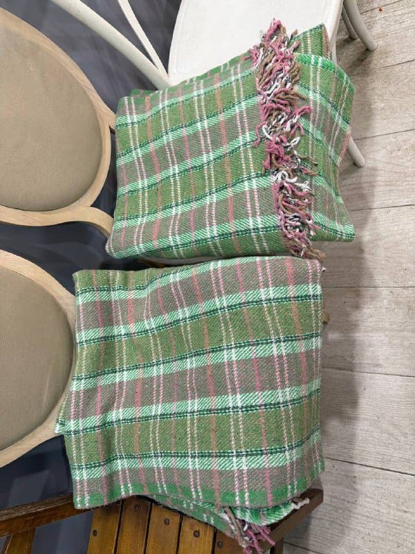 2 шерстяных пледа большие