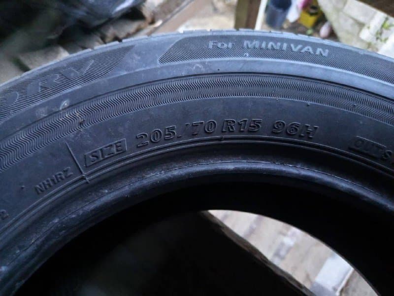 Комплект шин 205/70 R15 1