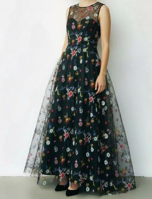 Платье новое пышное с подъюбником размер s-m