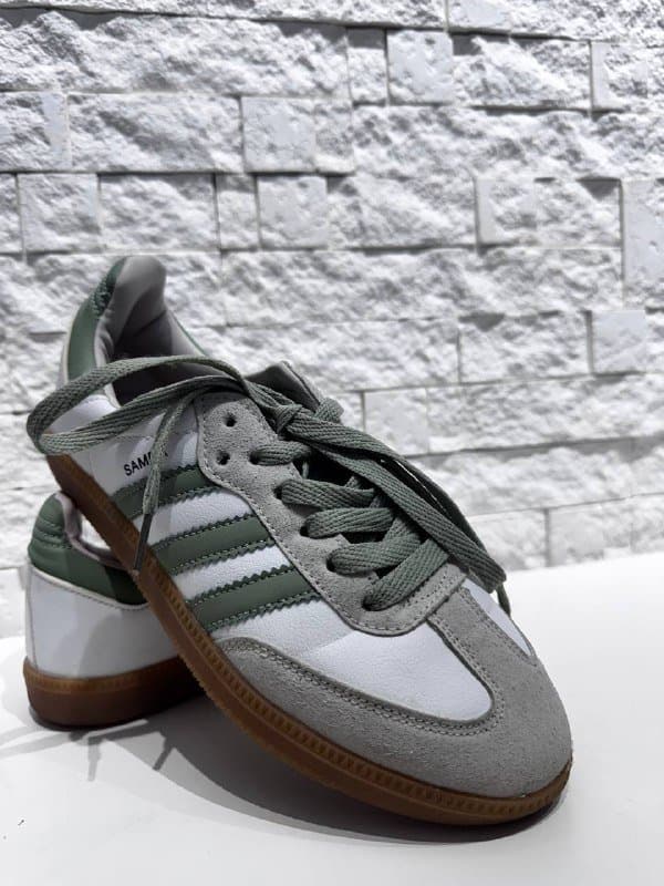 кеды бежевые, ботинки, сумка, платья, костюм, тренч, пальто, куртка, свитеры, лосины, джинсы 10