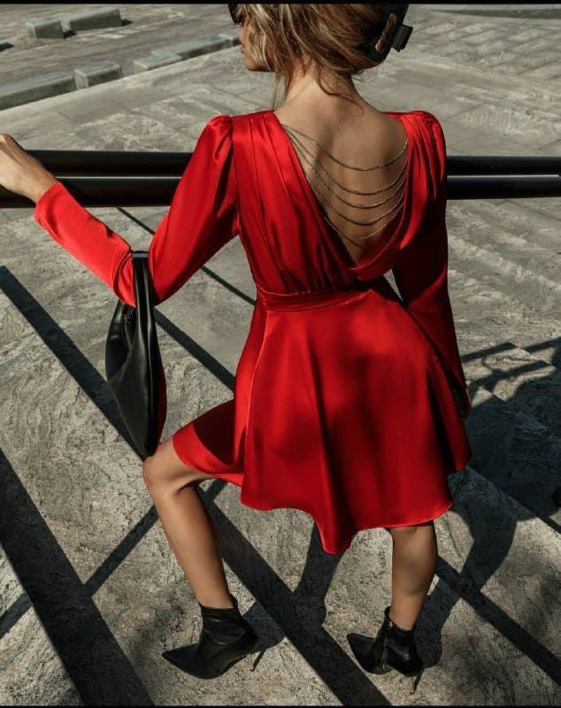 Атласное красное платье Lichi с открытой спиной, размер L 4