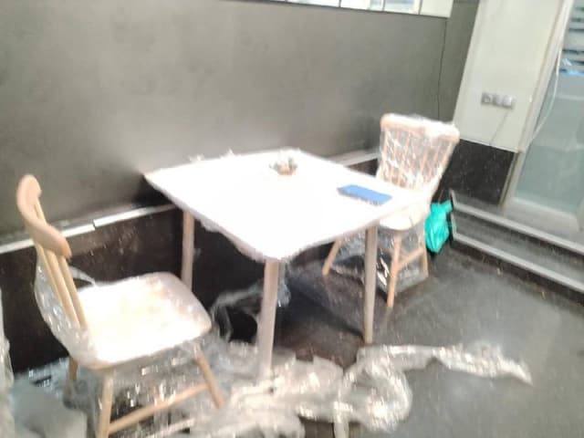 Обеденный стол и 2 стула комплект