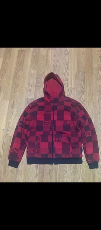 Худи, джинсы, шапки, футболка