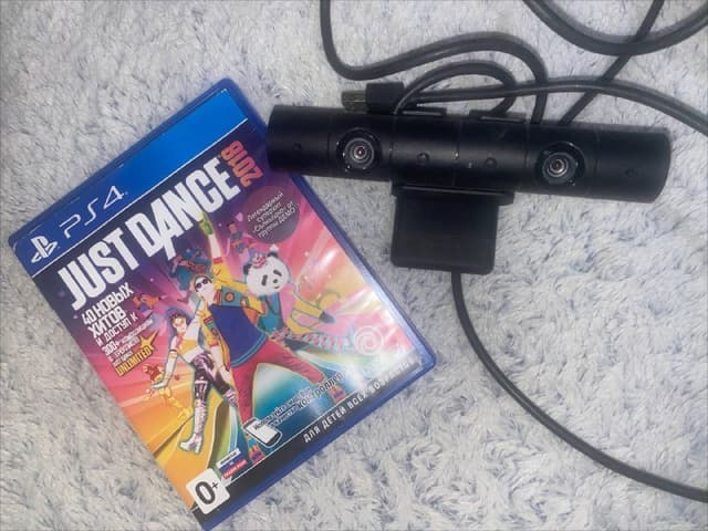 Камера и игра Just Dance на PS4