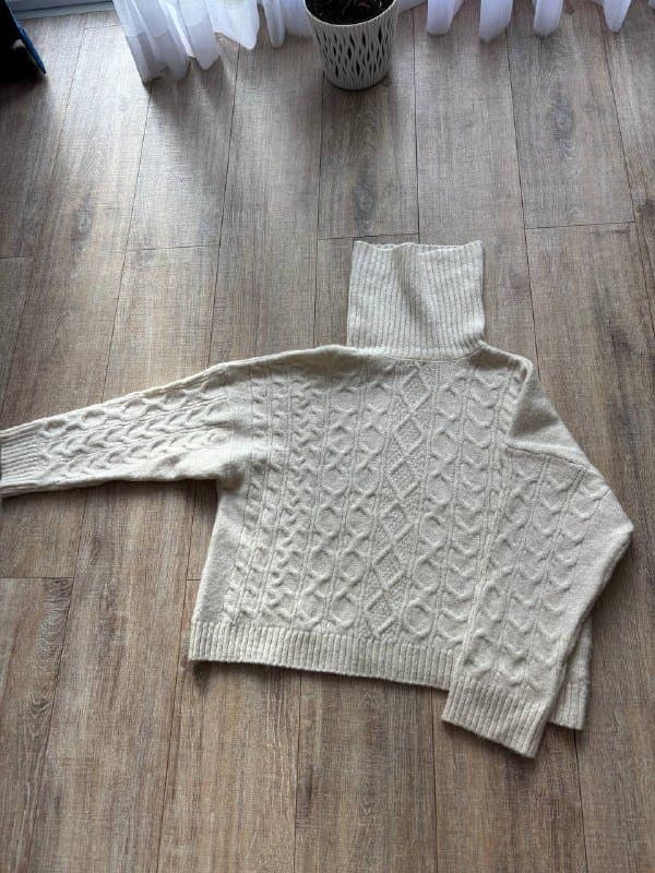 Вельветовые штаны Zara, спортивные штаны U. Polo, джемпер Koton 6