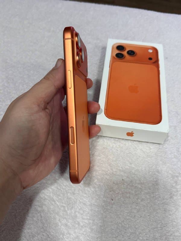 iPhone 17 Pro Max 256 оранжевый 4