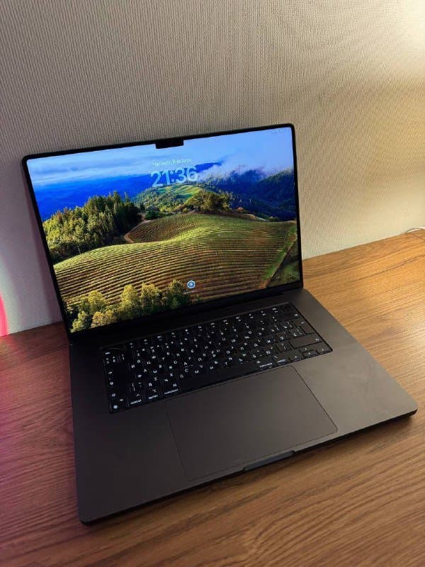 MacBook Pro 16" M3 36GB RAM 512GB SSD 1