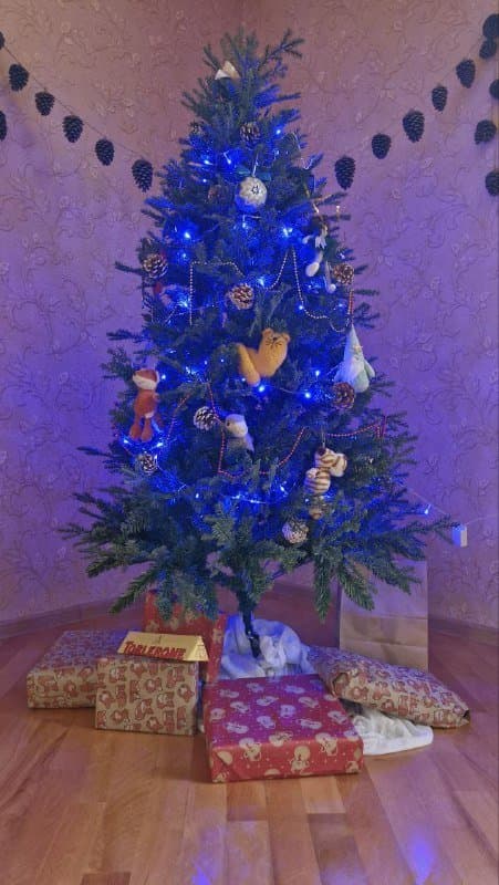 Новогодняя ёлка 180 см с гирляндой