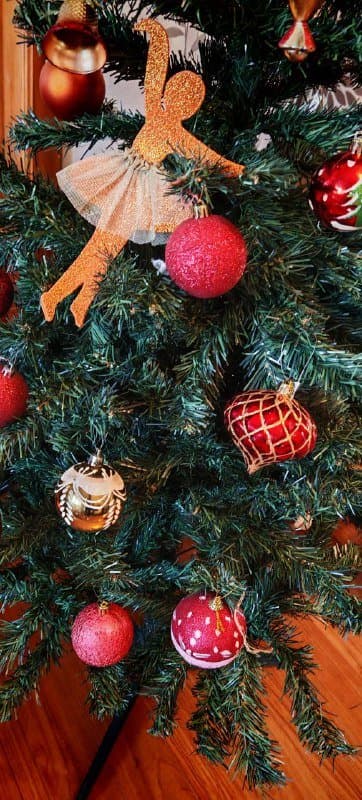 Елки с украшениями 2