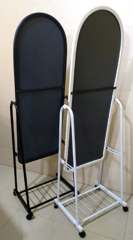 Большое зеркало на металлической подставке с колесами 3