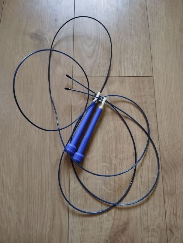 Скакалка трос с регулировкой и крутящимися рукоятками