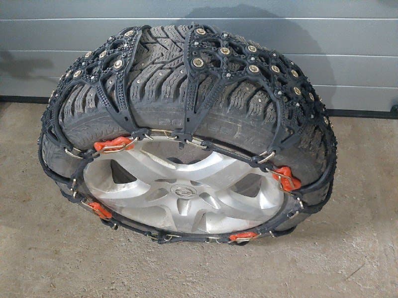 Резиновые/пластиковые цепи на колеса полный комплект 2