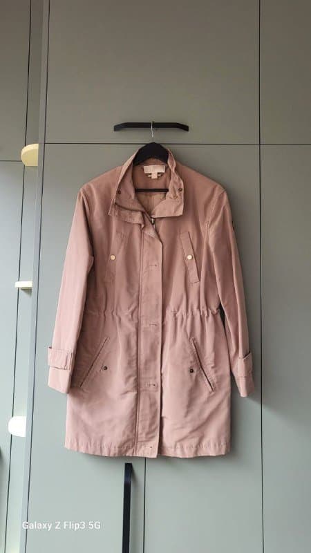 Пальто cop.copine серый, вишневый, замшевая куртка Michael Kors, тренч Michael Kors, пуховики jnby Moncler, мужская куртка Zadig&Voltaire, мужской пуховик, обувь UGG, MK, Coach, рюкзак Love Moschino, очки