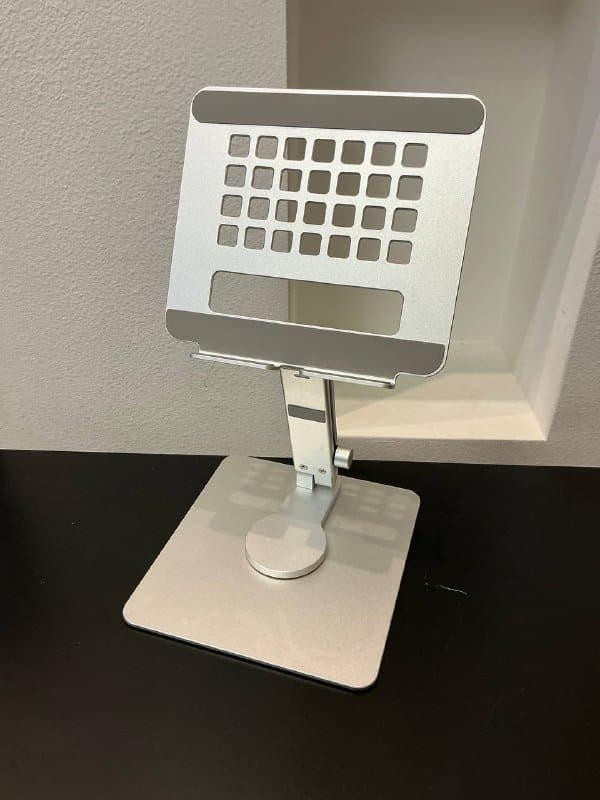 Подставка для планшета с регулировкой высоты