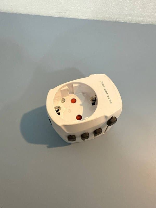 Ведро для мопа, шторка для душа, дерево для зеркала, мультиадаптер, лунный камень, фен, миски, наволочки 5