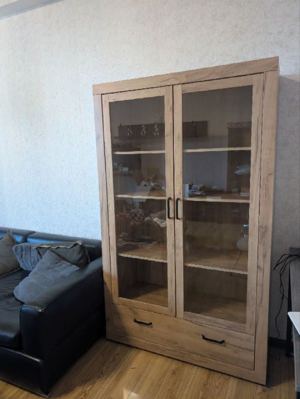 Шкаф-витрина JYSK