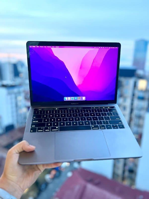 MacBook Pro 13 2019 i7 16GB RAM 500GB SSD 1