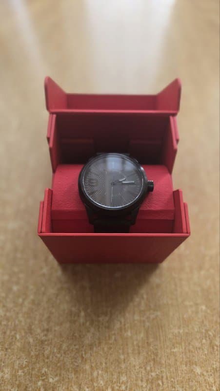 Наушники JBL live 770NC, часы Diesel 5