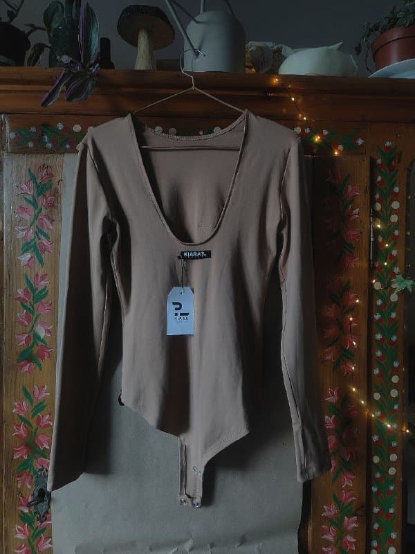 боди с открытой спиной, размер M/L, новое 4