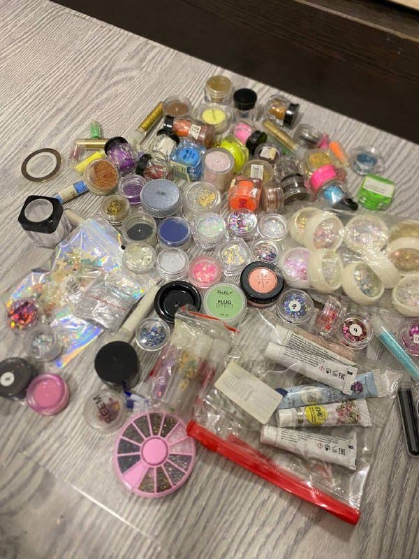 Набор для маникюра с гель лаками, блестками, типсами и аксессуарами 3