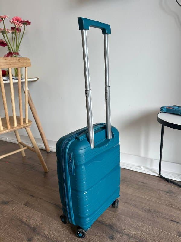 Чемодан с ручной кладью 20x30x43