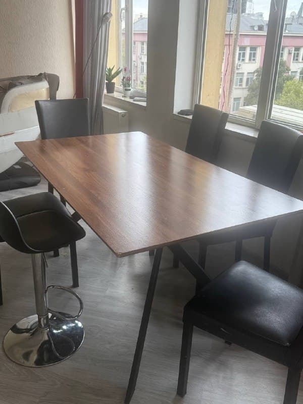 Стол, 6 стульев, 1 барный стул