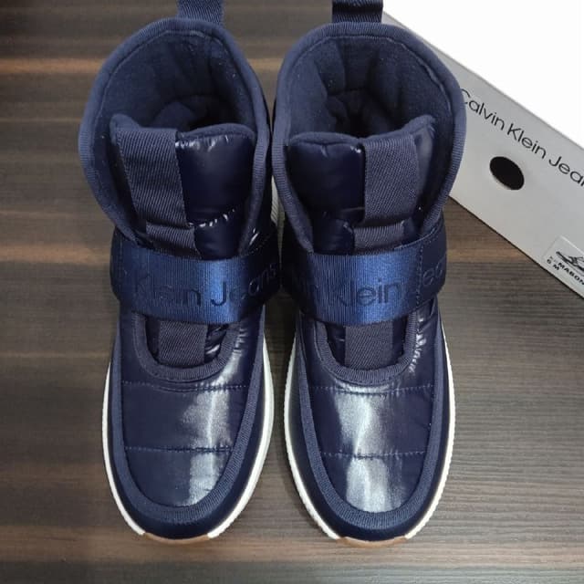 Кроссовки Calvin Klein утепленные, размер US 6