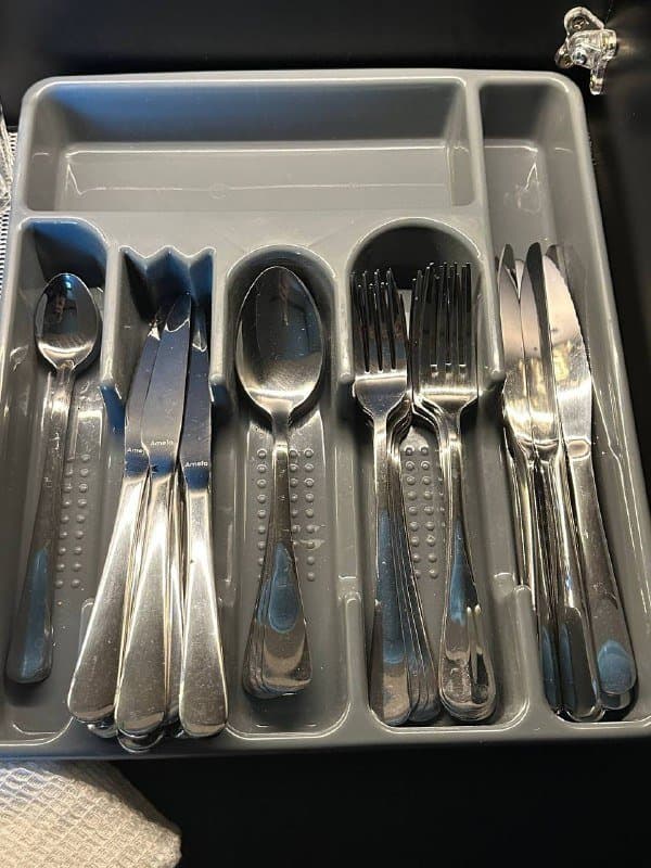 Солонки, металические креманки, салфетницы, приборы 4