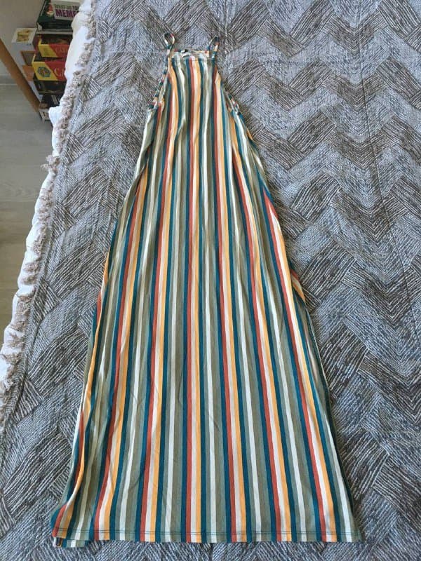 Фиолетовая юбка, юбка с маками, красная рубашка, юбка с цветочками, полосатое платье, черное кружевное платье, короткое черное платье 5