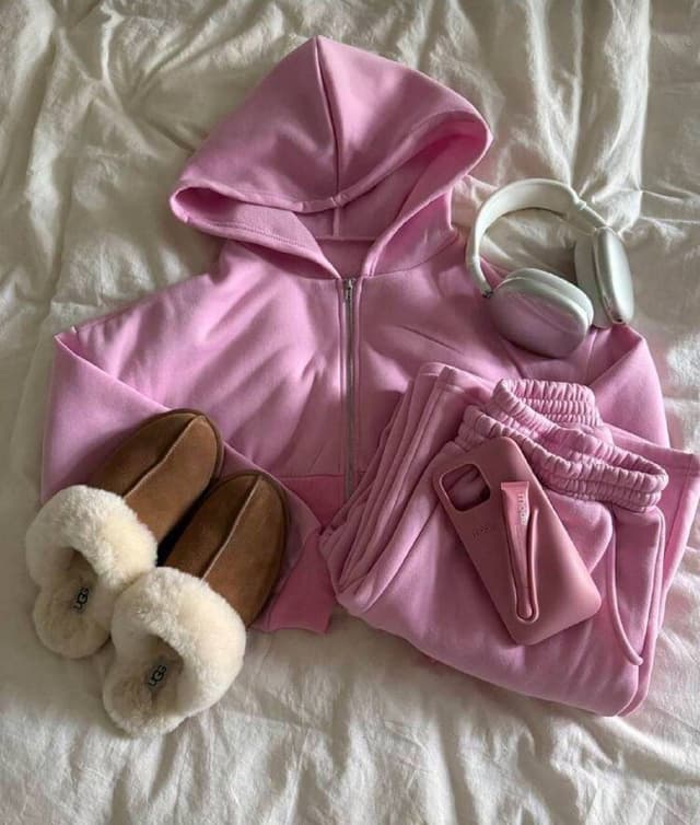 Розовый утепленный костюм