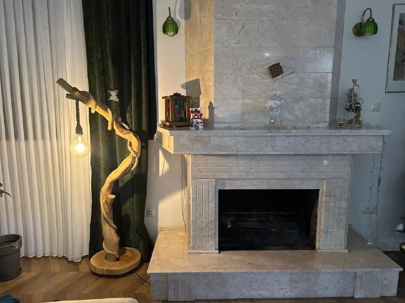 Торшер из цельного дерева 2