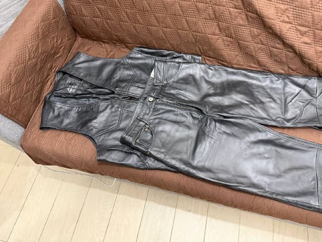 Унисекс брюки и жилетка из натуральной кожи