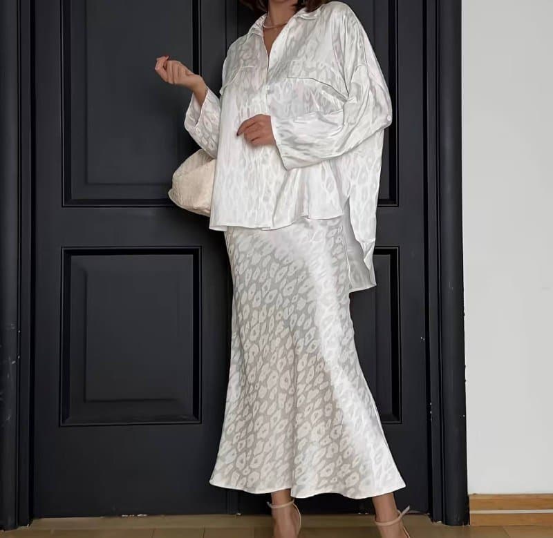 Электромассажёр, шёлковый костюм, джинсы, юбки, рубашка, утягивающие шорты, сумочки, очки 4