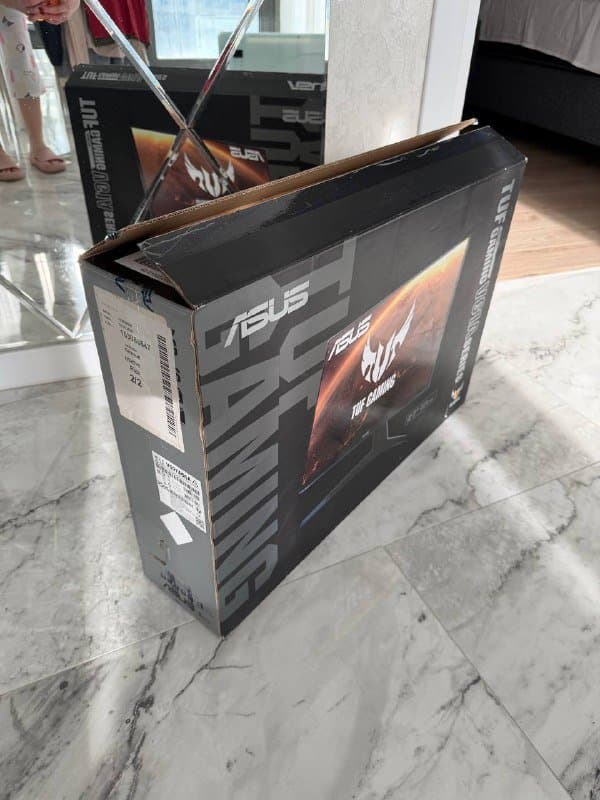 Геймерский стол, геймерский стул, монитор ASUS, подставка с вентилятором, вентилятор, светодиодная лампа, коврик с подсветкой 9