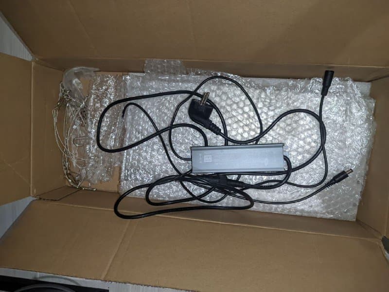 лампа для цветов, стол, матрас жесткий 130x200 2