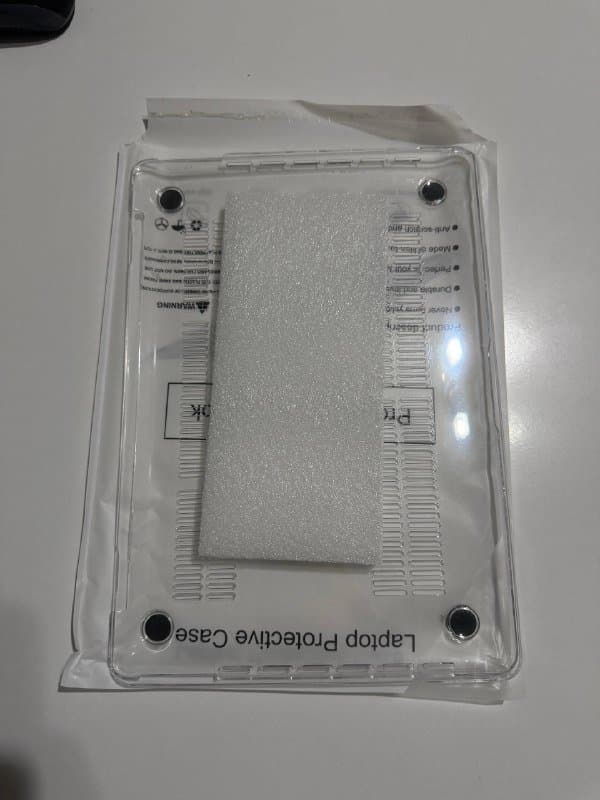 Защитный кейс чехол на MacBook Pro 13.3 дюйма