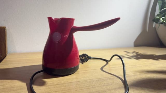 Электрическая турка Kelli для кофе и какао красная