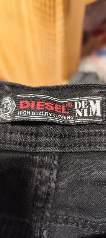 Мужская одежда: 2 рубашки, 4 пары джинс 6