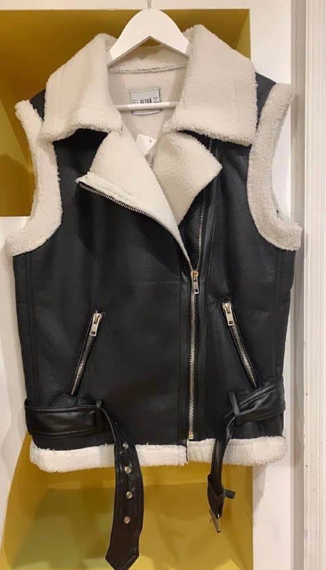 Жилет, куртка, пальто, комбинезон, юбки, тренч