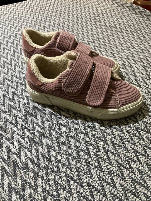 Женские кроссовки размер 37